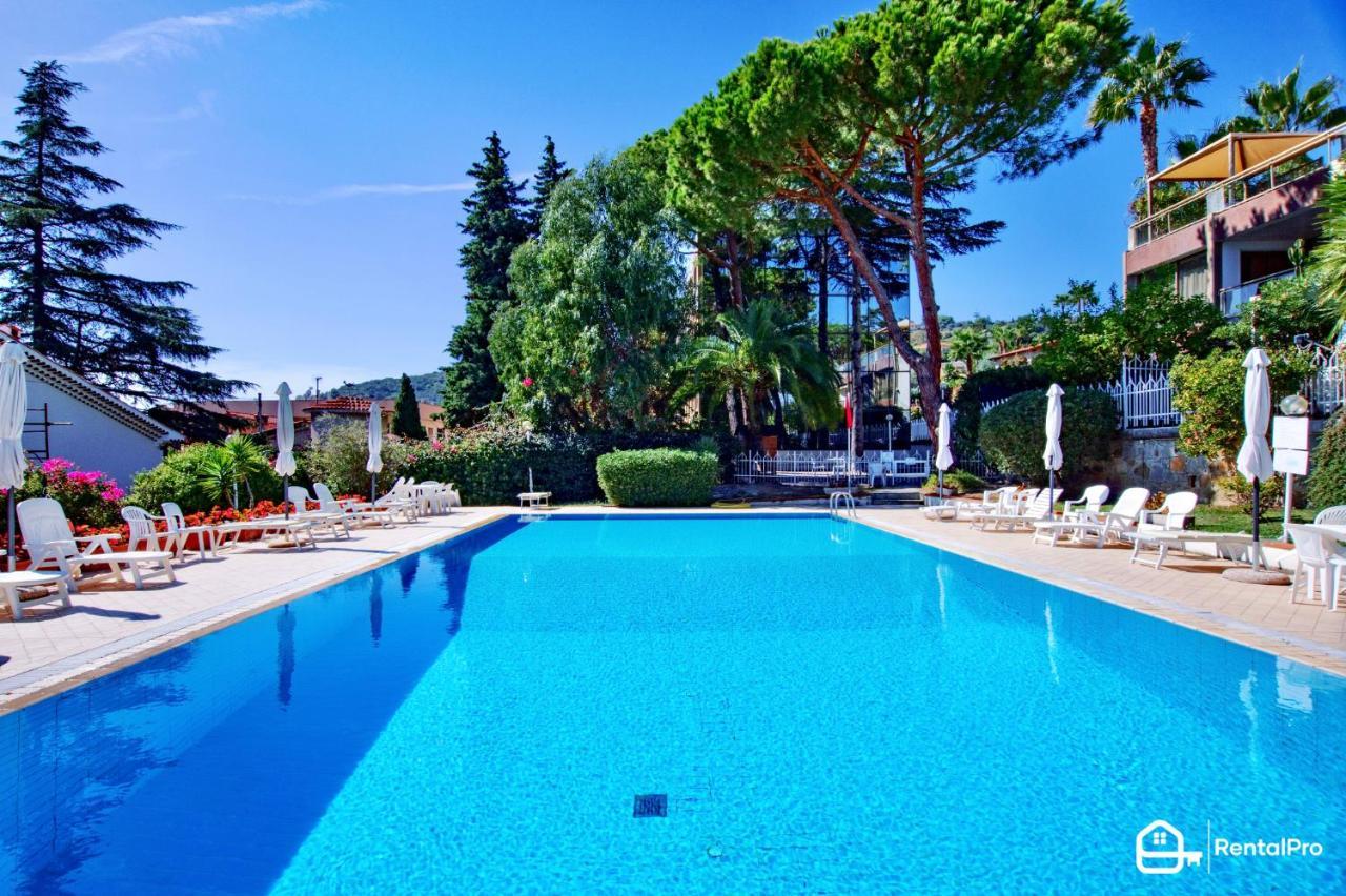 Free Parking-Sea View, With Pool & Garden Apartment Сан Ремо Екстериор снимка