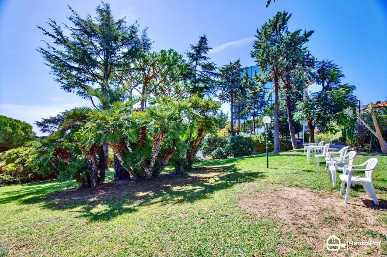 Free Parking-Sea View, With Pool & Garden Apartment Сан Ремо Екстериор снимка