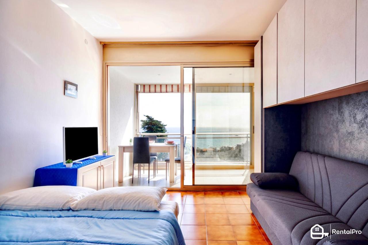 Free Parking-Sea View, With Pool & Garden Apartment Сан Ремо Екстериор снимка