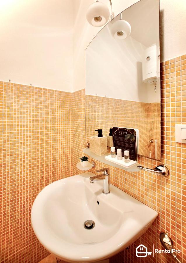 Free Parking-Sea View, With Pool & Garden Apartment Сан Ремо Екстериор снимка